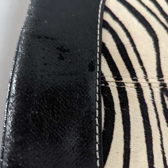 WILSON'S LEATHER BLACK PATENT LEATHER & ZEBRA PRINT WRISTLET 8" x 5" - Picture 2 of 12